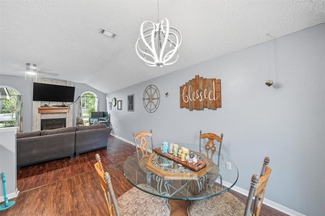 2818 Parkwood Manor Drive, Kingwood, TX 77339