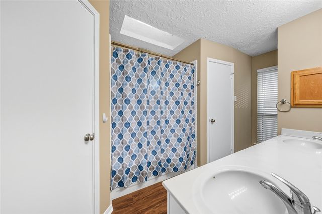 2818 Parkwood Manor Drive, Kingwood, TX 77339