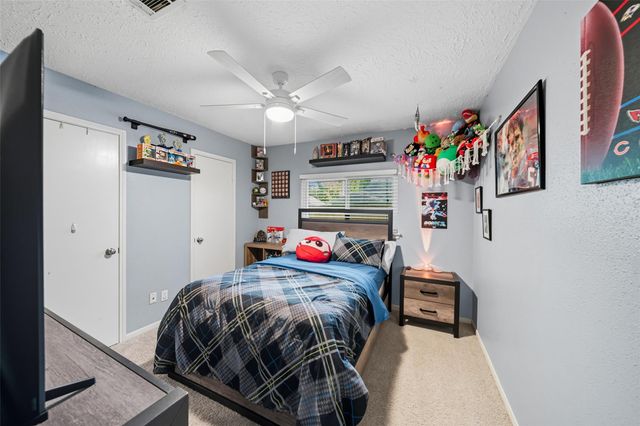 2818 Parkwood Manor Drive, Kingwood, TX 77339