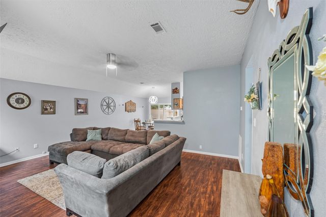 2818 Parkwood Manor Drive, Kingwood, TX 77339