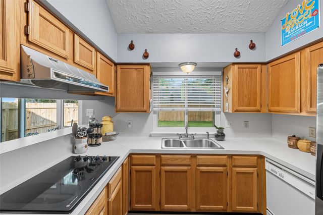 2818 Parkwood Manor Drive, Kingwood, TX 77339