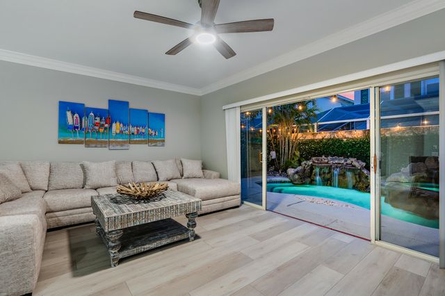 17 Oakleaf Court, Tequesta, FL 33469