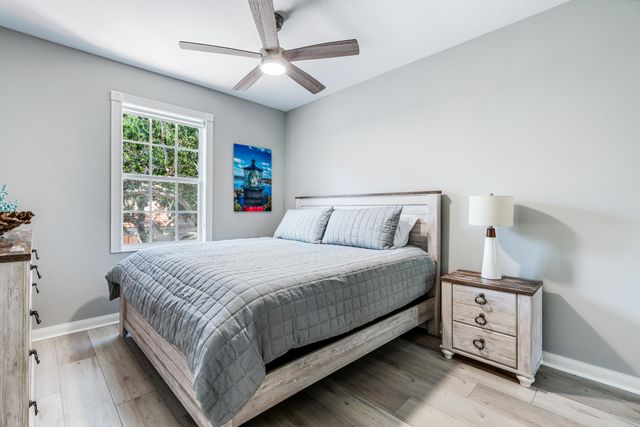 17 Oakleaf Court, Tequesta, FL 33469