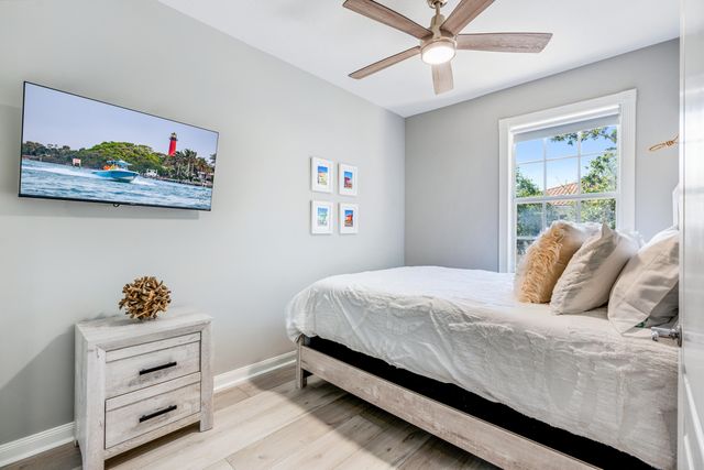 17 Oakleaf Court, Tequesta, FL 33469