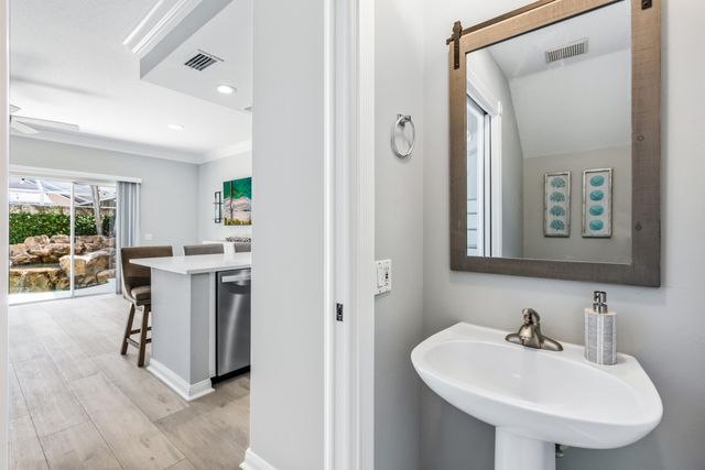 17 Oakleaf Court, Tequesta, FL 33469