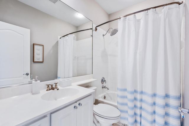 17 Oakleaf Court, Tequesta, FL 33469