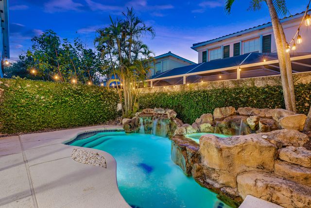 17 Oakleaf Court, Tequesta, FL 33469