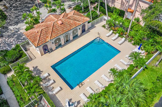 17 Oakleaf Court, Tequesta, FL 33469