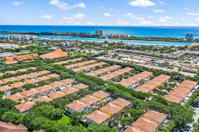 17 Oakleaf Court, Tequesta, FL 33469