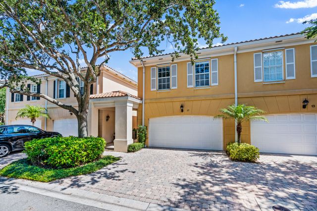 17 Oakleaf Court, Tequesta, FL 33469