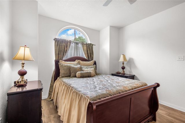 1002 W Washington Street, Sherman, TX 75092