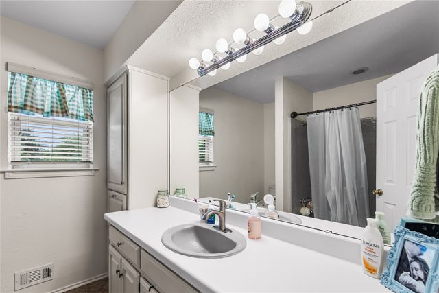 1002 W Washington Street, Sherman, TX 75092