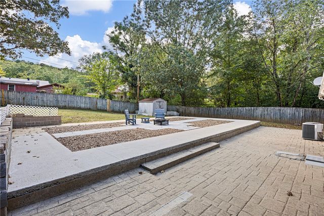 905 W 17th Terrace, Russellville, AR 72801