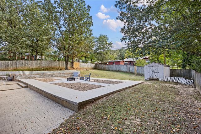 905 W 17th Terrace, Russellville, AR 72801