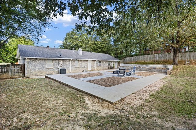 905 W 17th Terrace, Russellville, AR 72801