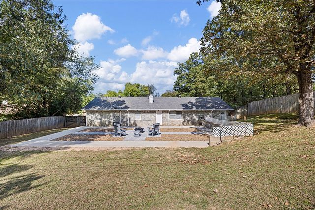 905 W 17th Terrace, Russellville, AR 72801