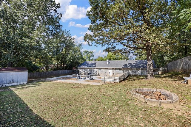 905 W 17th Terrace, Russellville, AR 72801