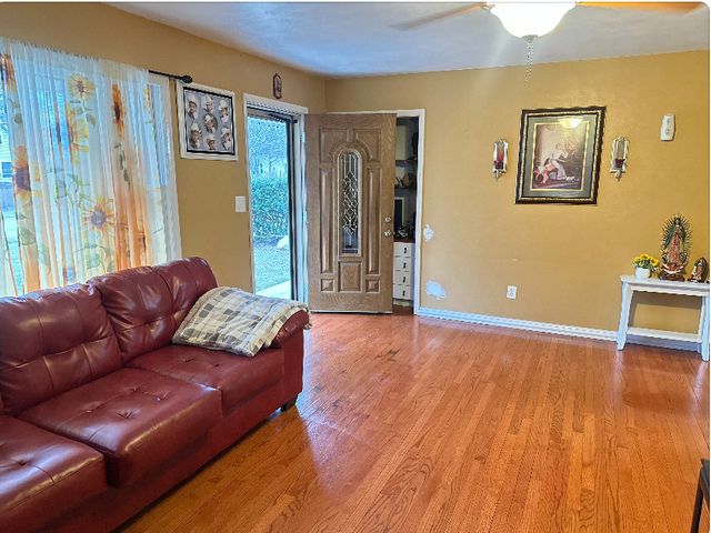 3224 ELISHA Avenue, Zion, IL 60099