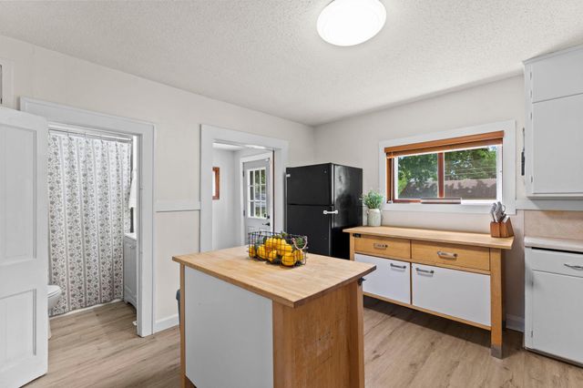 1054 Van Buren Avenue, Saint Paul, MN 55104