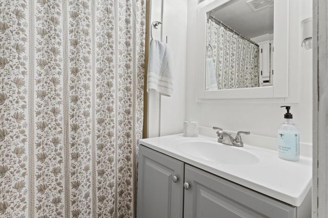 1054 Van Buren Avenue, Saint Paul, MN 55104
