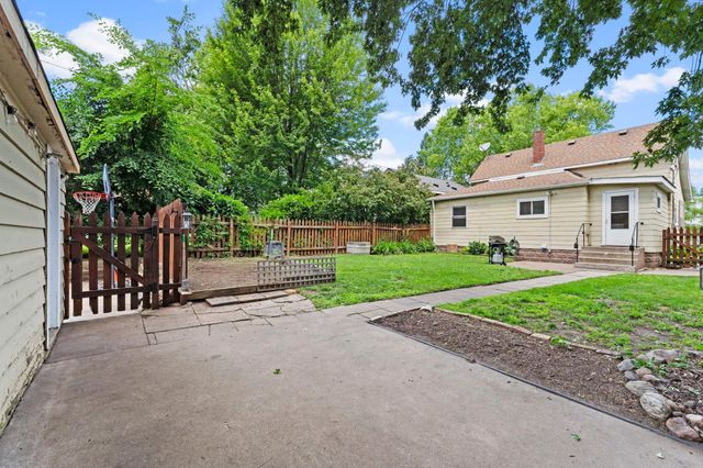 1054 Van Buren Avenue, Saint Paul, MN 55104
