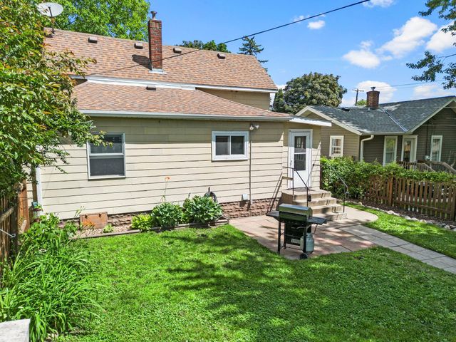 1054 Van Buren Avenue, Saint Paul, MN 55104