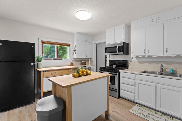 1054 Van Buren Avenue, Saint Paul, MN 55104