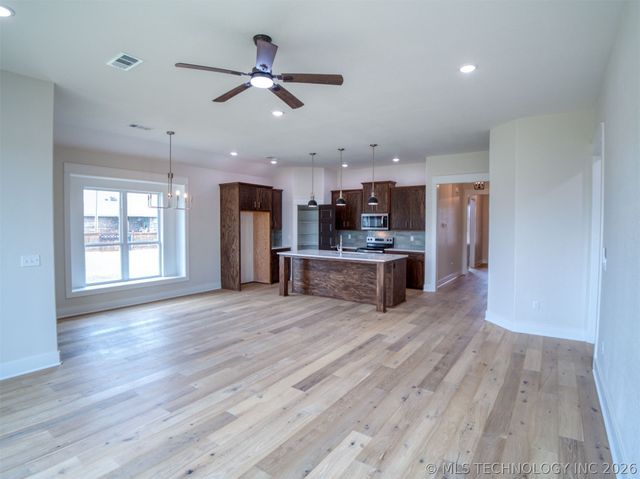 1197 Wild Indigo Circle, Calera, OK 74730