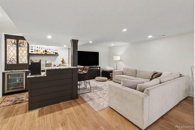 1105 Riverside Street, Milford, MI 48381