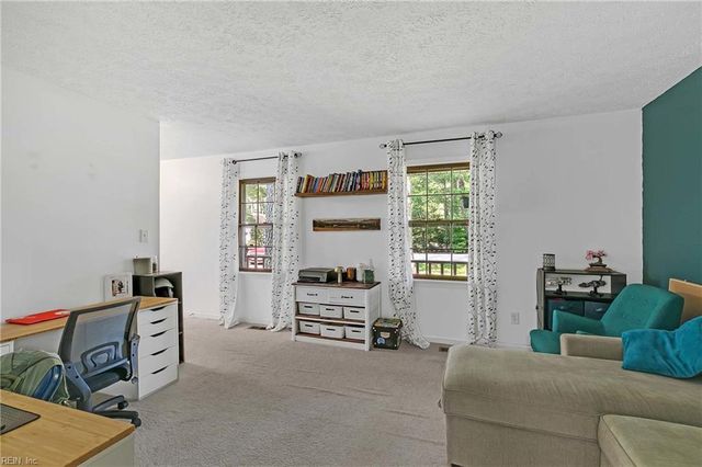 1 Smith ST, Poquoson, VA 23662