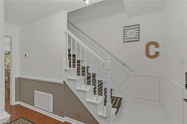 1 Smith ST, Poquoson, VA 23662