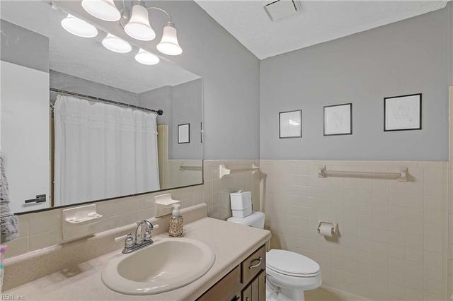 1 Smith ST, Poquoson, VA 23662