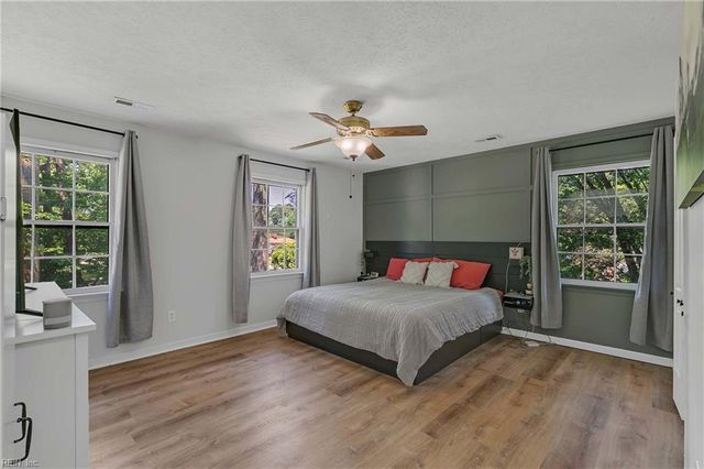 1 Smith ST, Poquoson, VA 23662