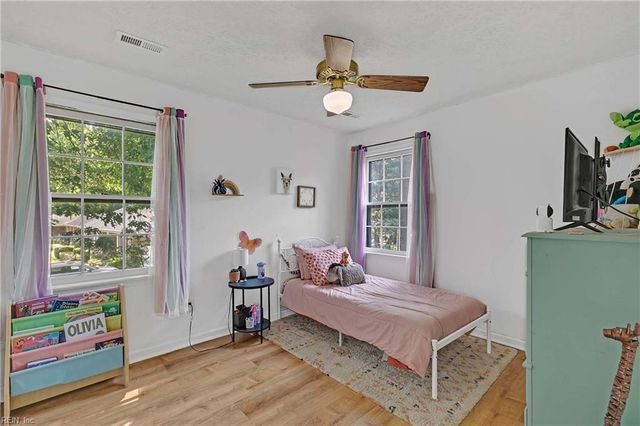 1 Smith ST, Poquoson, VA 23662