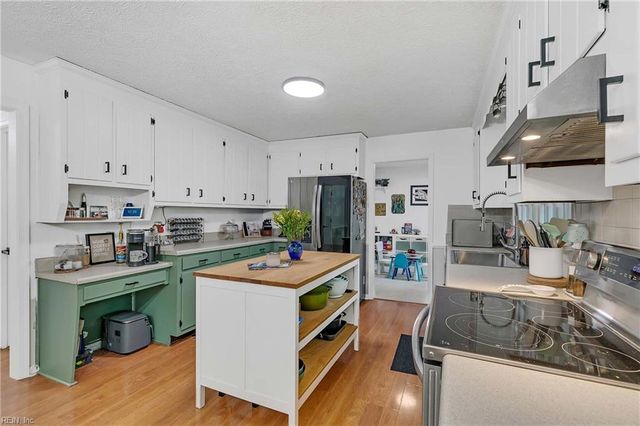 1 Smith ST, Poquoson, VA 23662