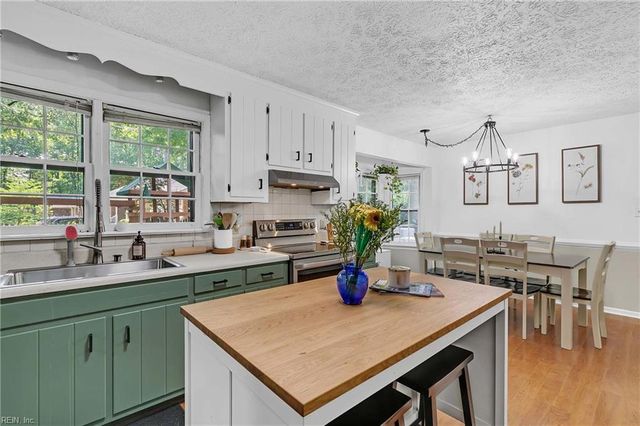 1 Smith ST, Poquoson, VA 23662