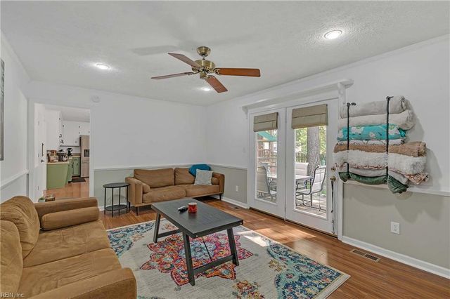 1 Smith ST, Poquoson, VA 23662