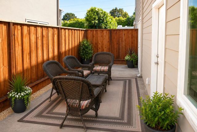 Pierce Road, Menlo Park, CA 94025