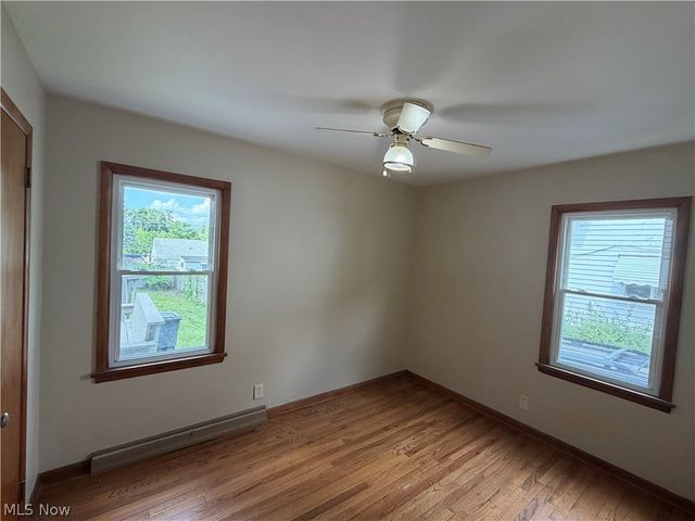 1385 Niagara Avenue, Akron, OH 44305