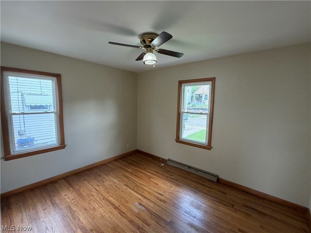 1385 Niagara Avenue, Akron, OH 44305
