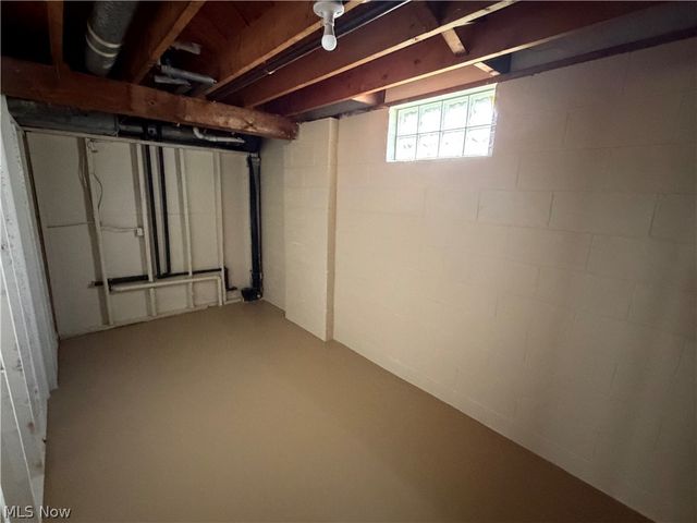 1385 Niagara Avenue, Akron, OH 44305