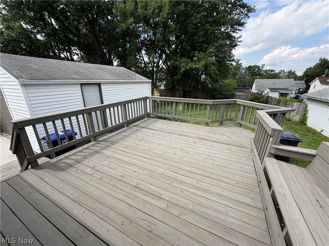 1385 Niagara Avenue, Akron, OH 44305