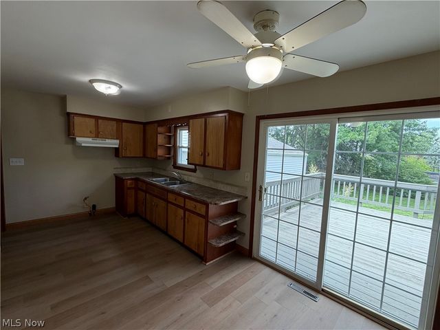 1385 Niagara Avenue, Akron, OH 44305