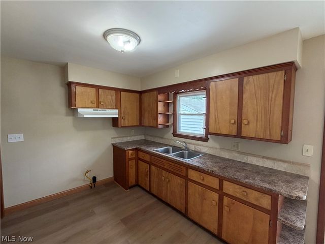 1385 Niagara Avenue, Akron, OH 44305