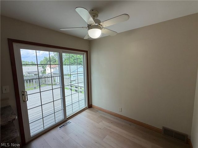 1385 Niagara Avenue, Akron, OH 44305