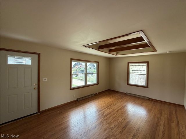 1385 Niagara Avenue, Akron, OH 44305