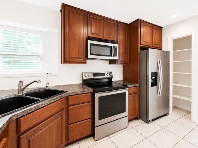 6927 Foxmont Lane, Humble, TX 77338