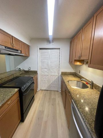 2303 N Congress Avenue 11, Boynton Beach, FL 33426