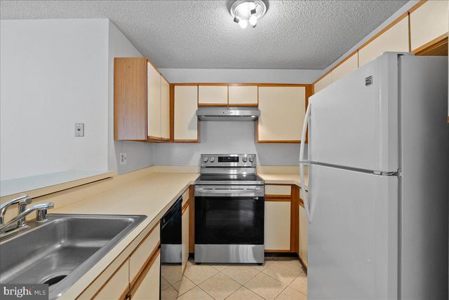 11719-D SUMMERCHASE CIR, Reston, VA 20194