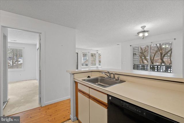 11719-D SUMMERCHASE CIR, Reston, VA 20194